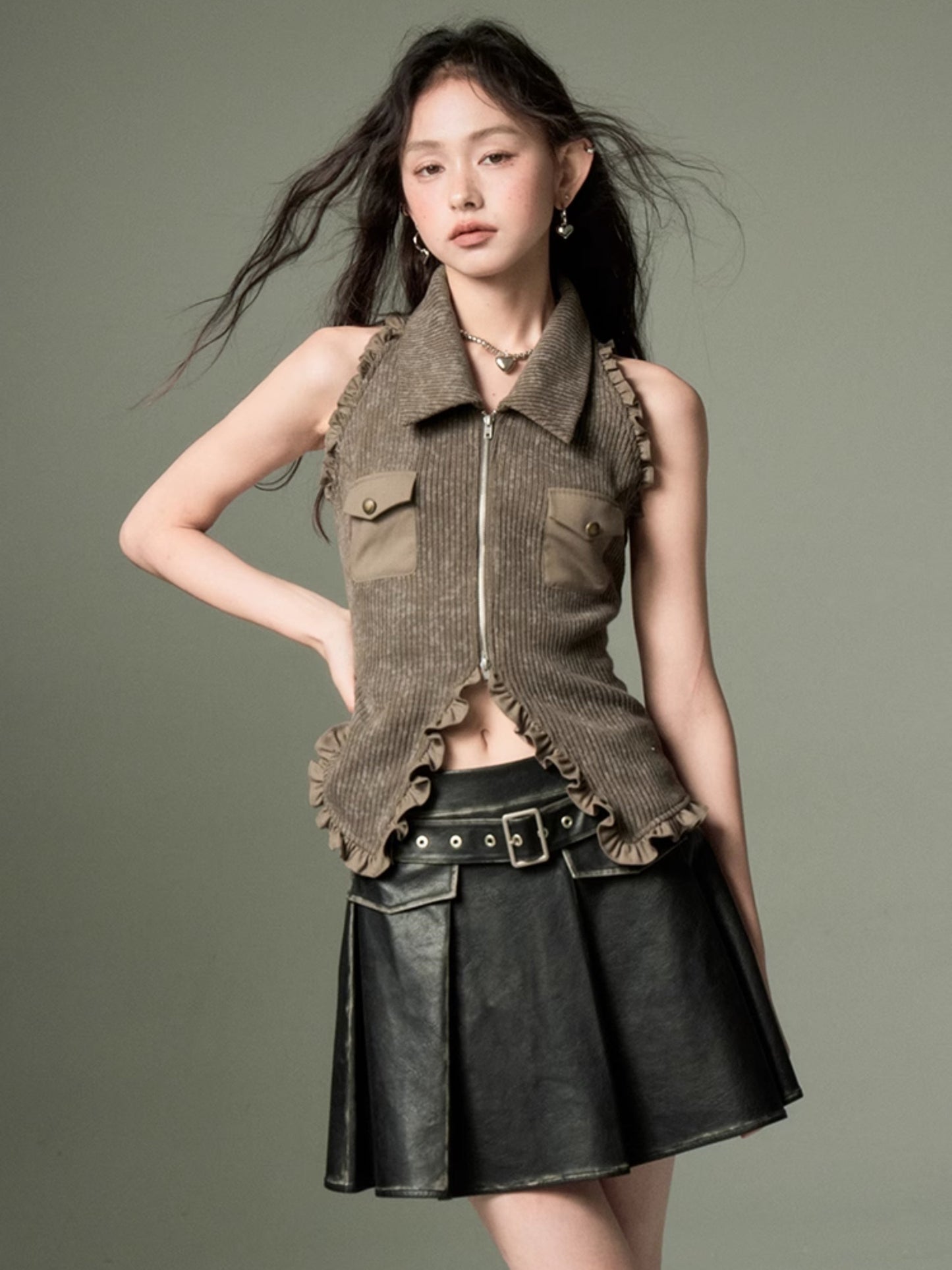 Polo Collar Knitted Sleeveless Top ï¼?Shawl Cardigan Set-up