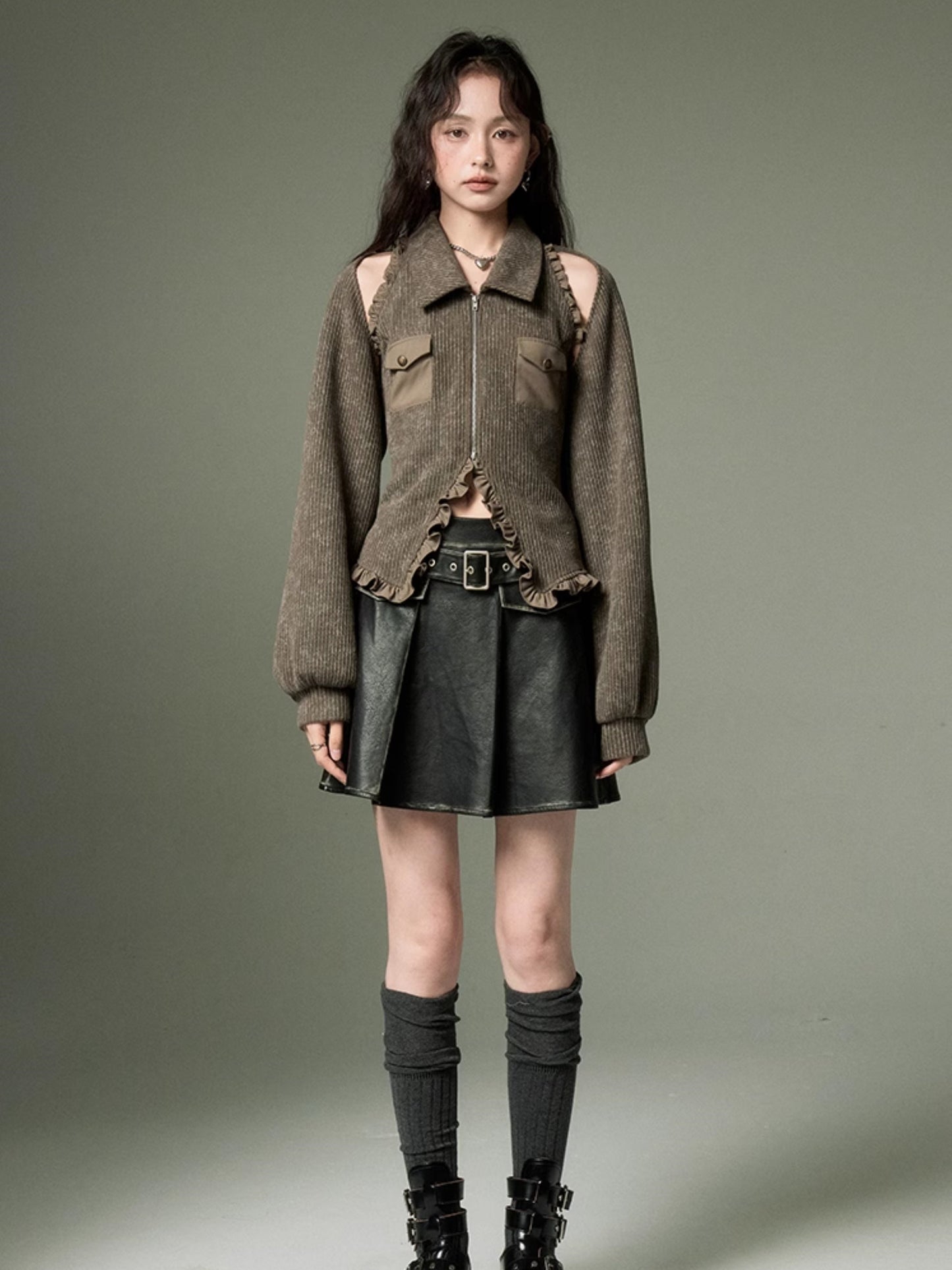 Polo Collar Knitted Sleeveless Top ï¼?Shawl Cardigan Set-up