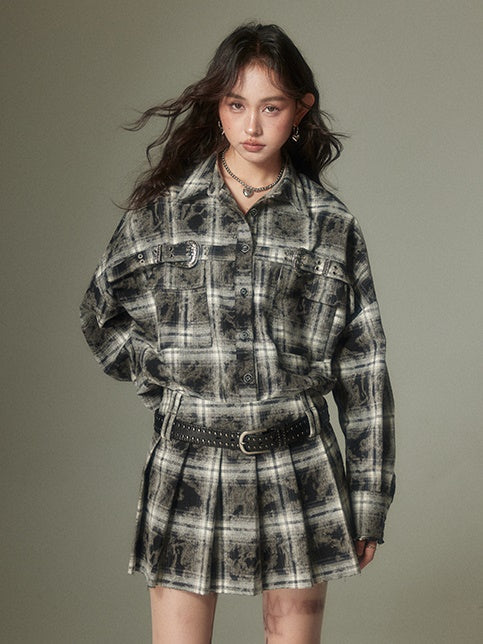 Plaid Loose Long Sleeve Shirt ï¼?Pleated Skirt