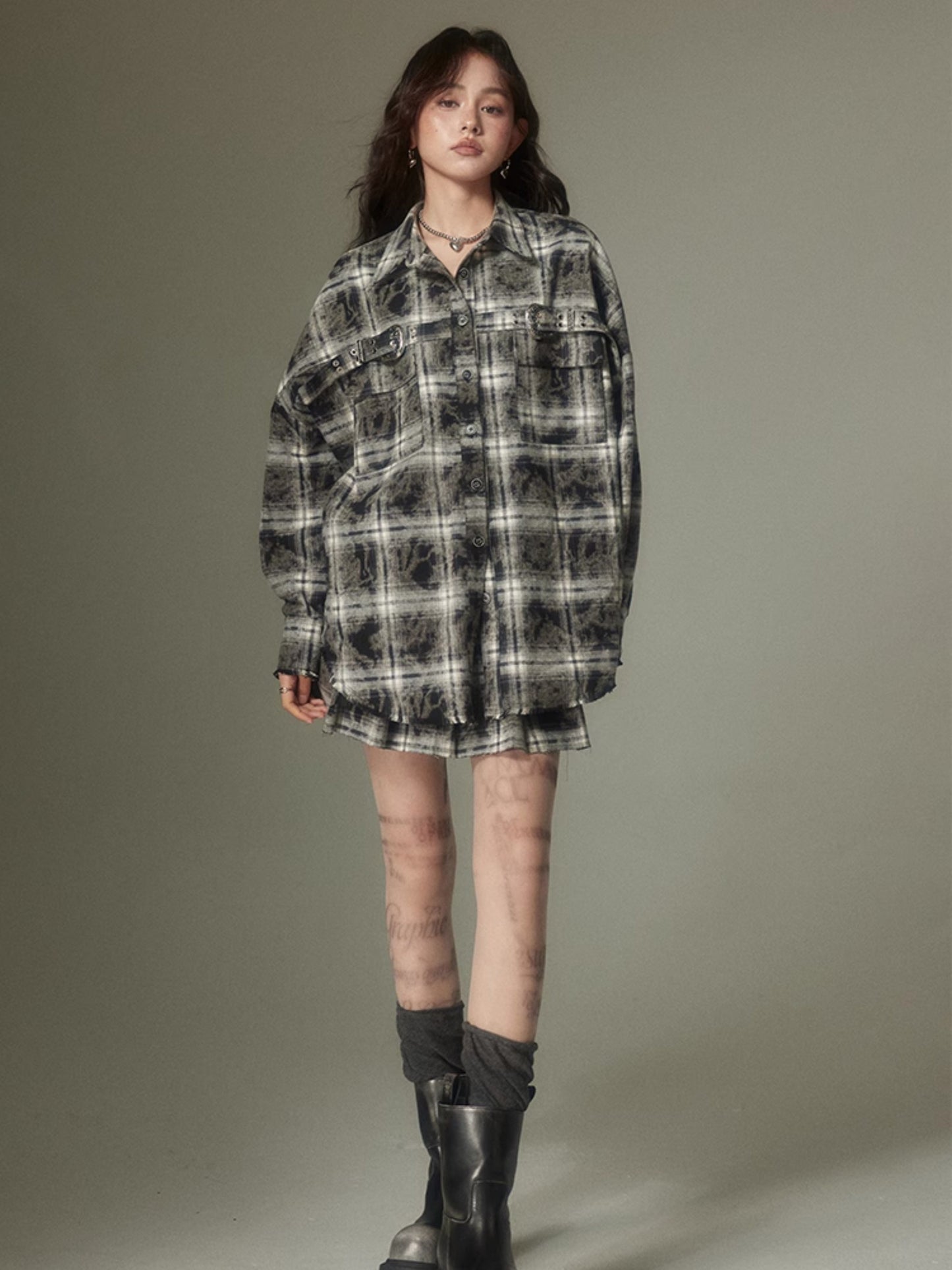 Plaid Loose Long Sleeve Shirt ï¼?Pleated Skirt